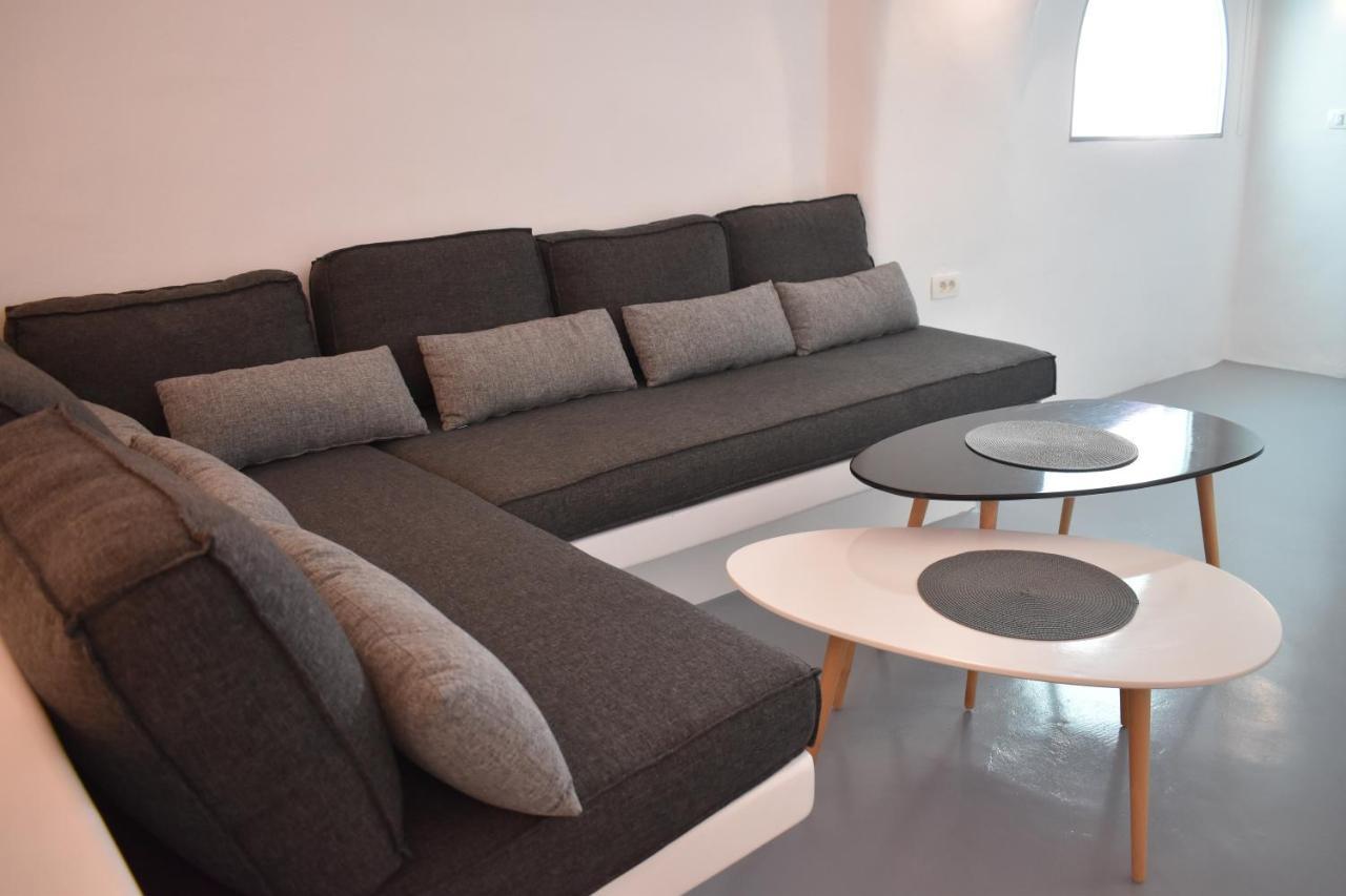 Oinos Luxury Suites Foinikia  Ngoại thất bức ảnh
