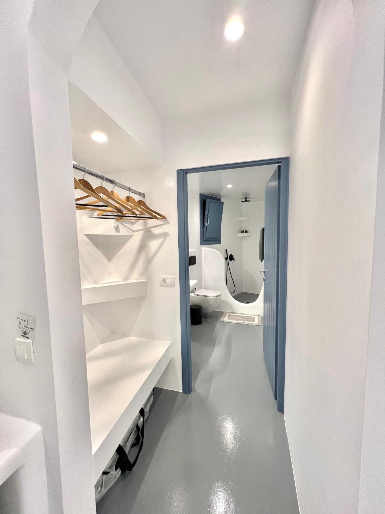 Oinos Luxury Suites Foinikia  Ngoại thất bức ảnh