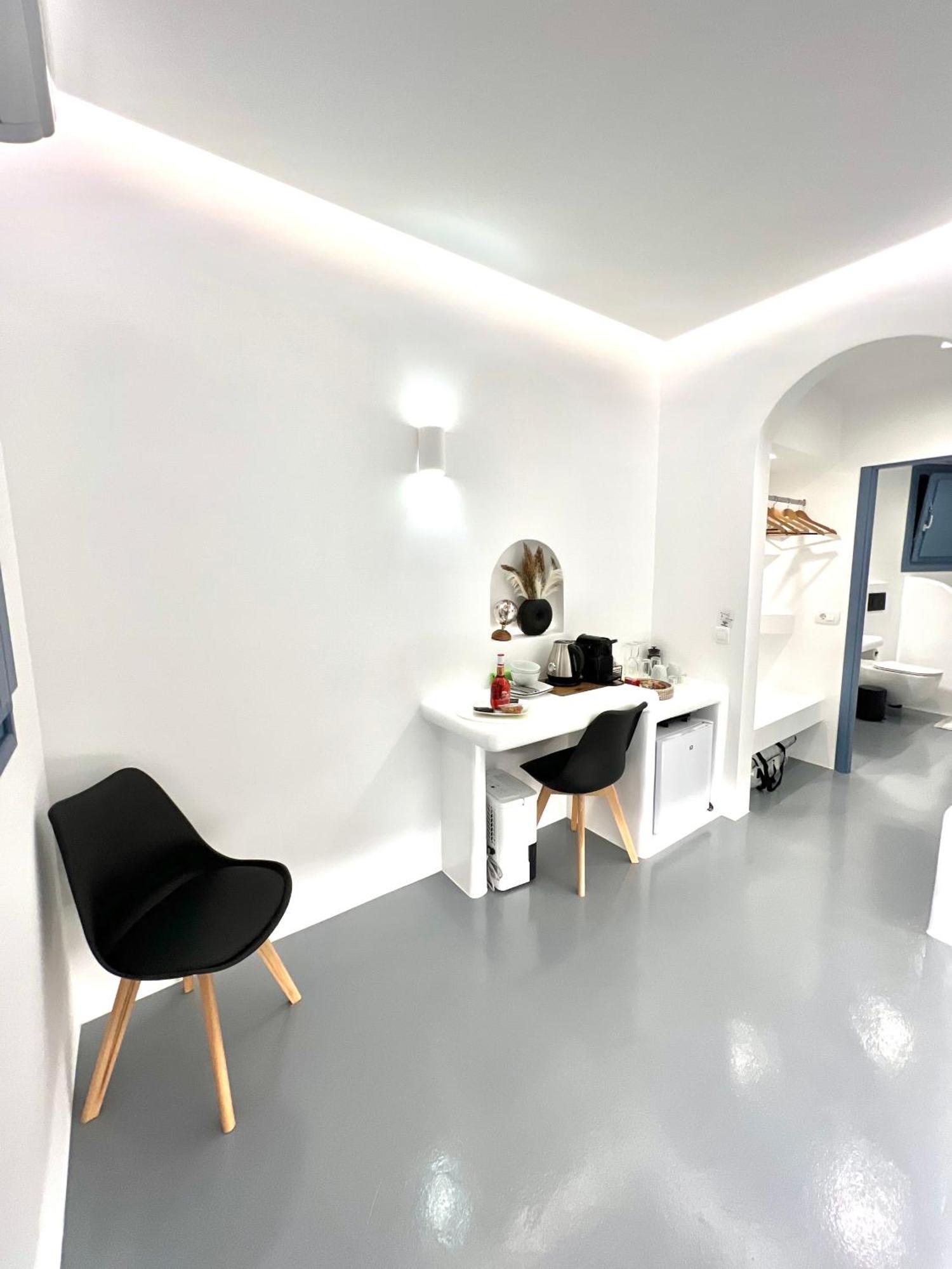 Oinos Luxury Suites Foinikia  Ngoại thất bức ảnh