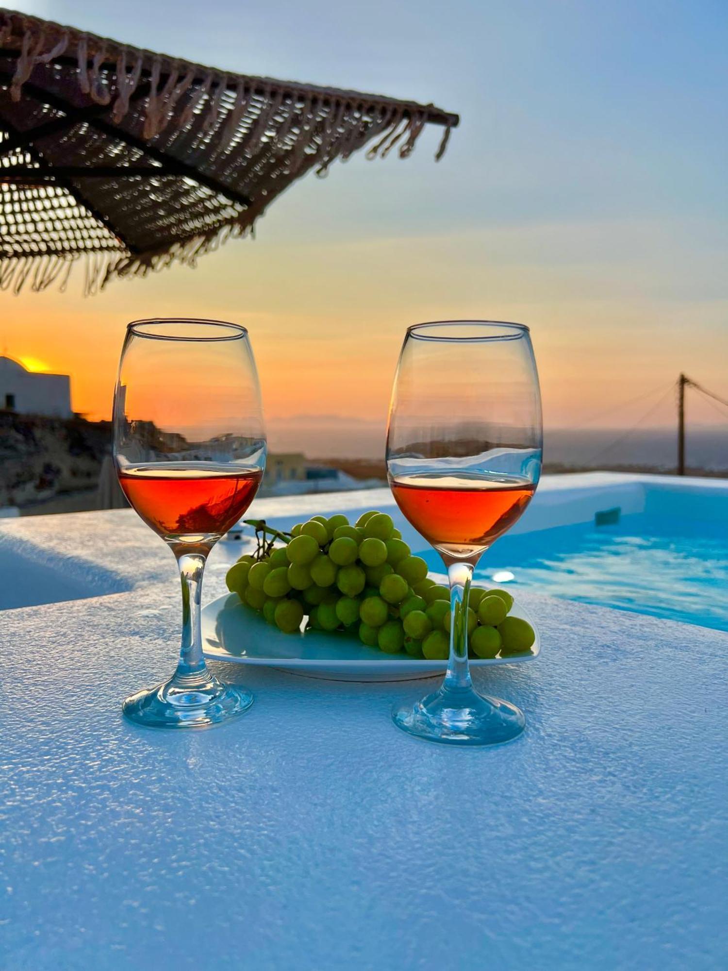 Oinos Luxury Suites Foinikia  Ngoại thất bức ảnh